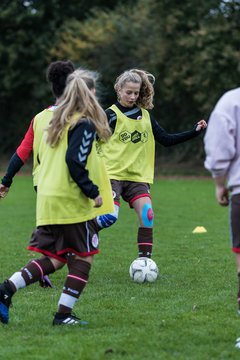 Bild 13 - C-Juniorinnen Halstenbek-Rellingen - St.Pauli : Ergebnis: 0:5